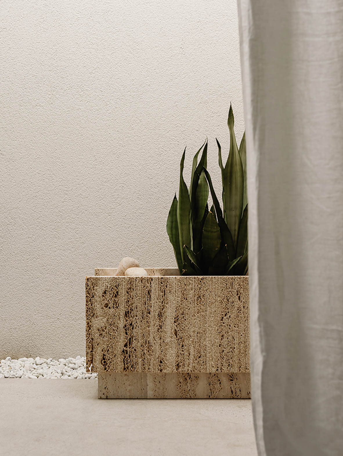 Trawertynowy kwietnik LIDO