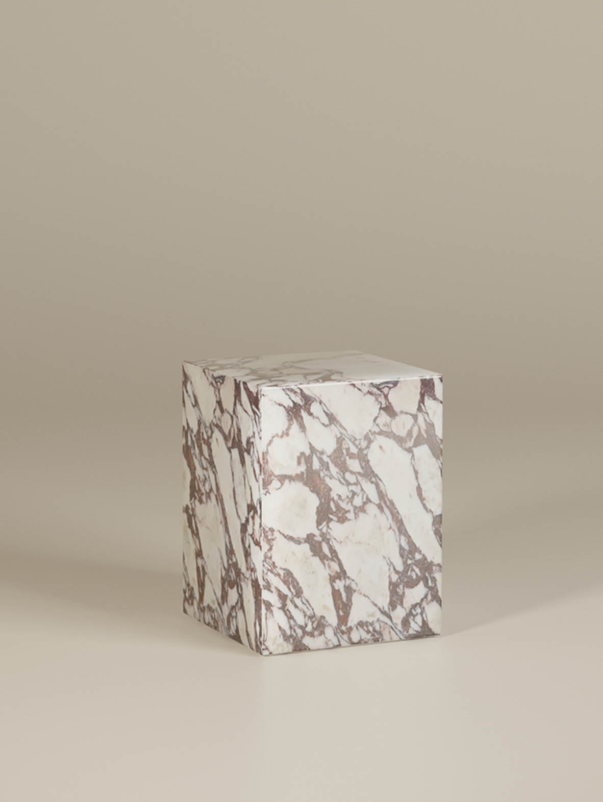 Marmurowy postument COI Marble