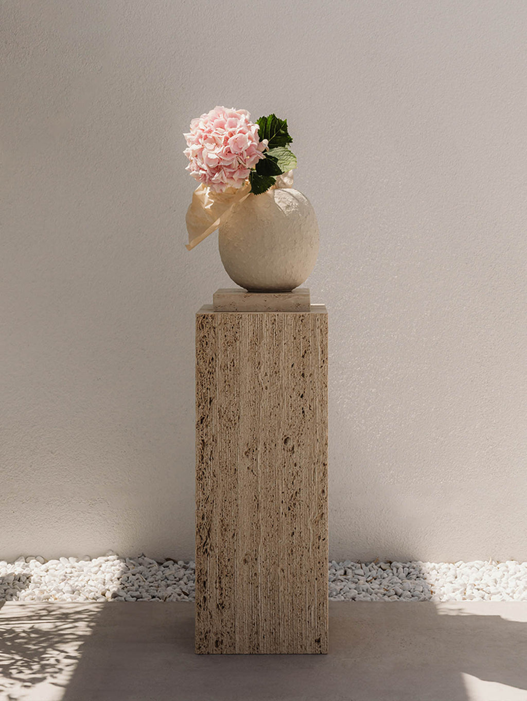 Kamienny postument TURI