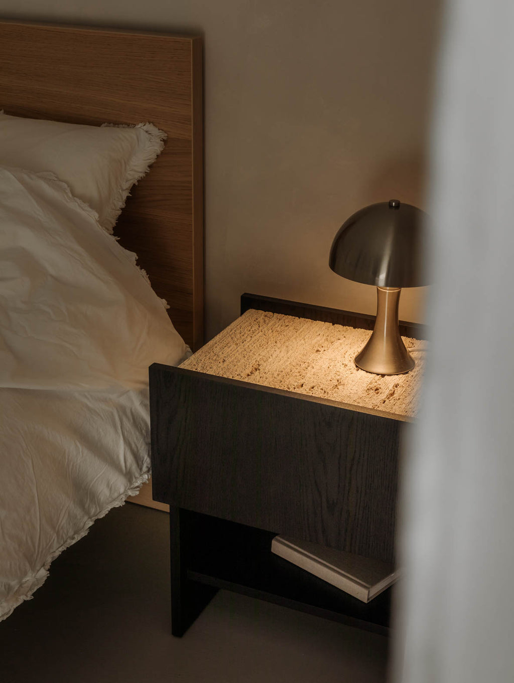 Stolik nocny z szufladą NOTO