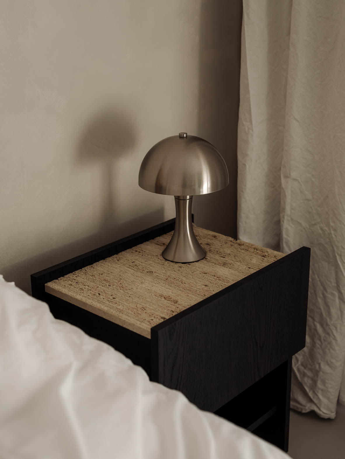 Stolik nocny z szufladą NOTO