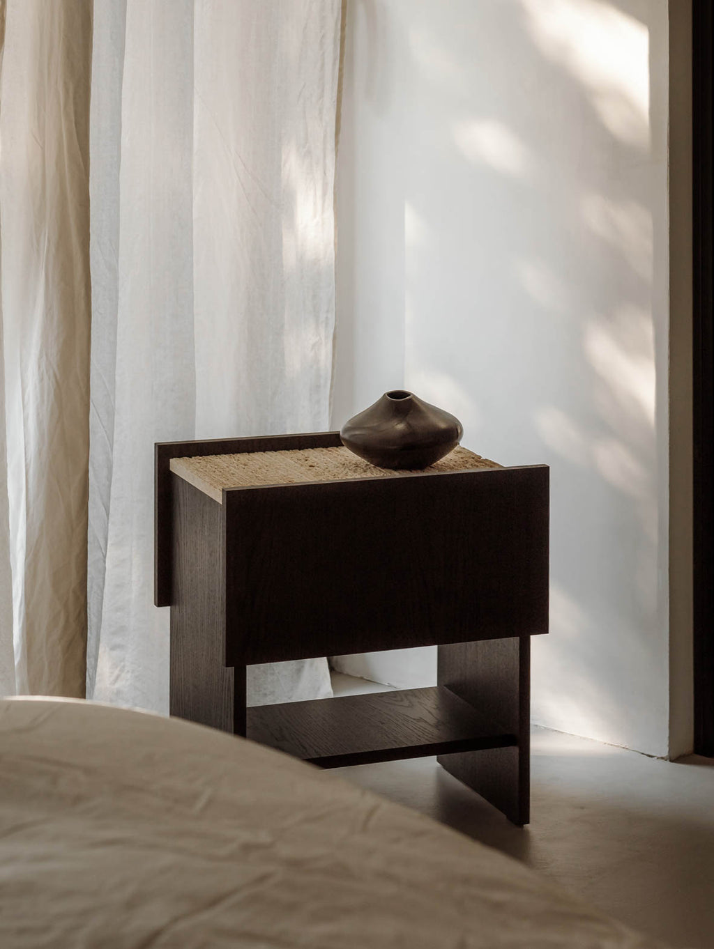 Stolik nocny z szufladą NOTO