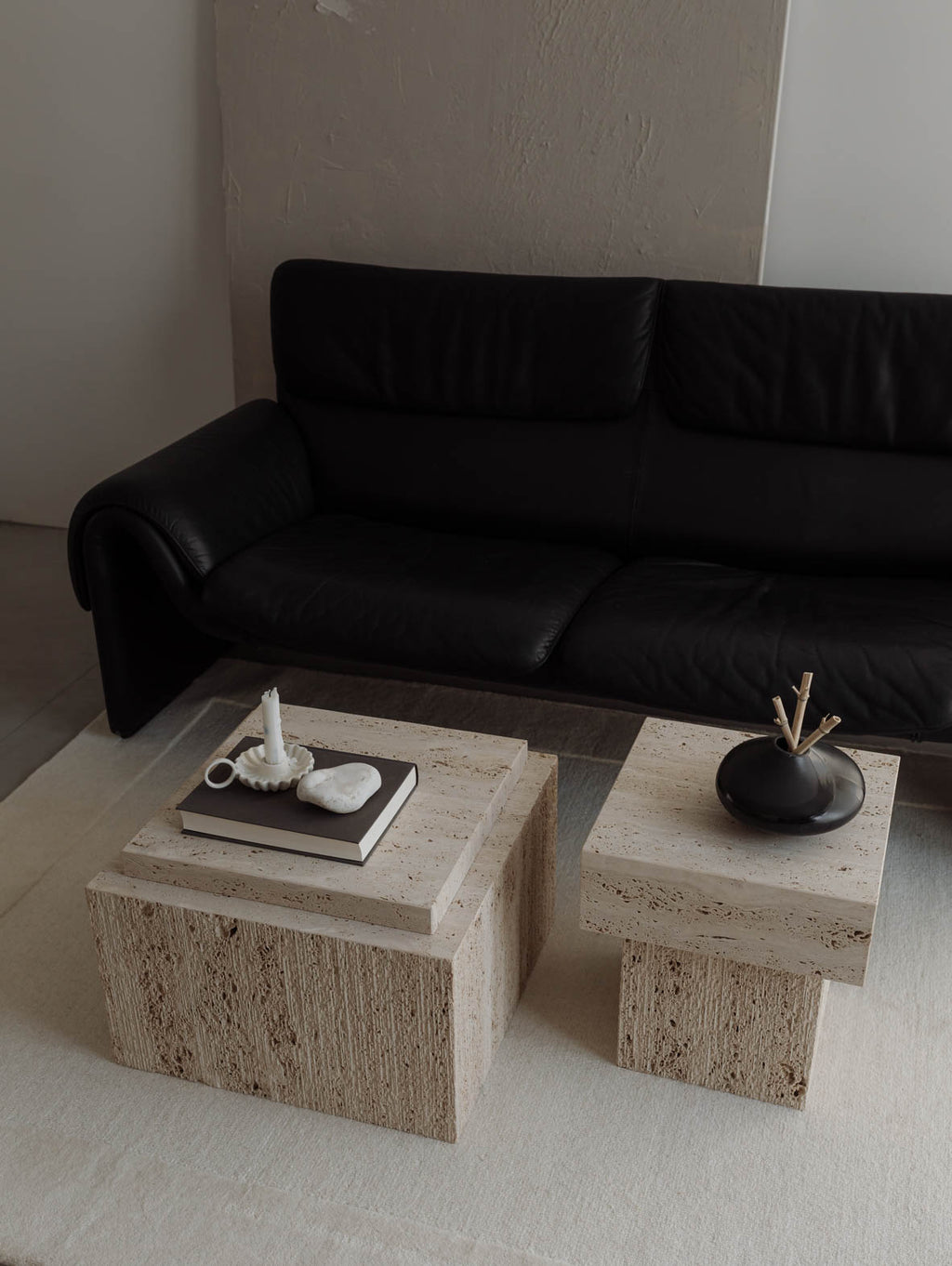 Trawertynowy stolik kawowy BARI